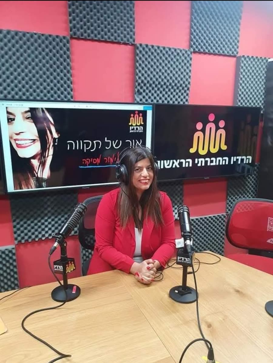 לימור באולפן הרדיו